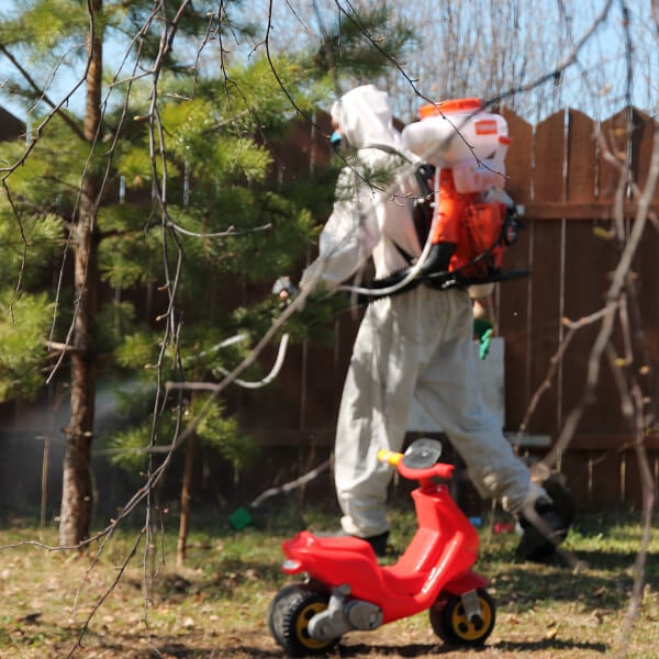 Обработка участка от клещей в Солигорске?